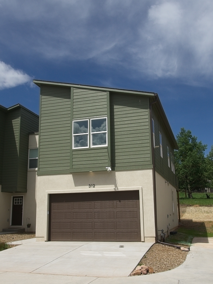 Front of 312 Spruce Meadow Grove